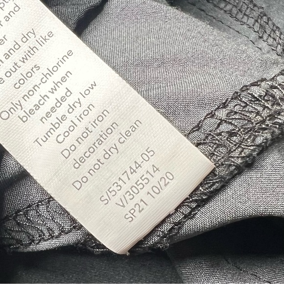 Athleta Girl On The Go Romper in Black Camo Print - Picture 7 of 7